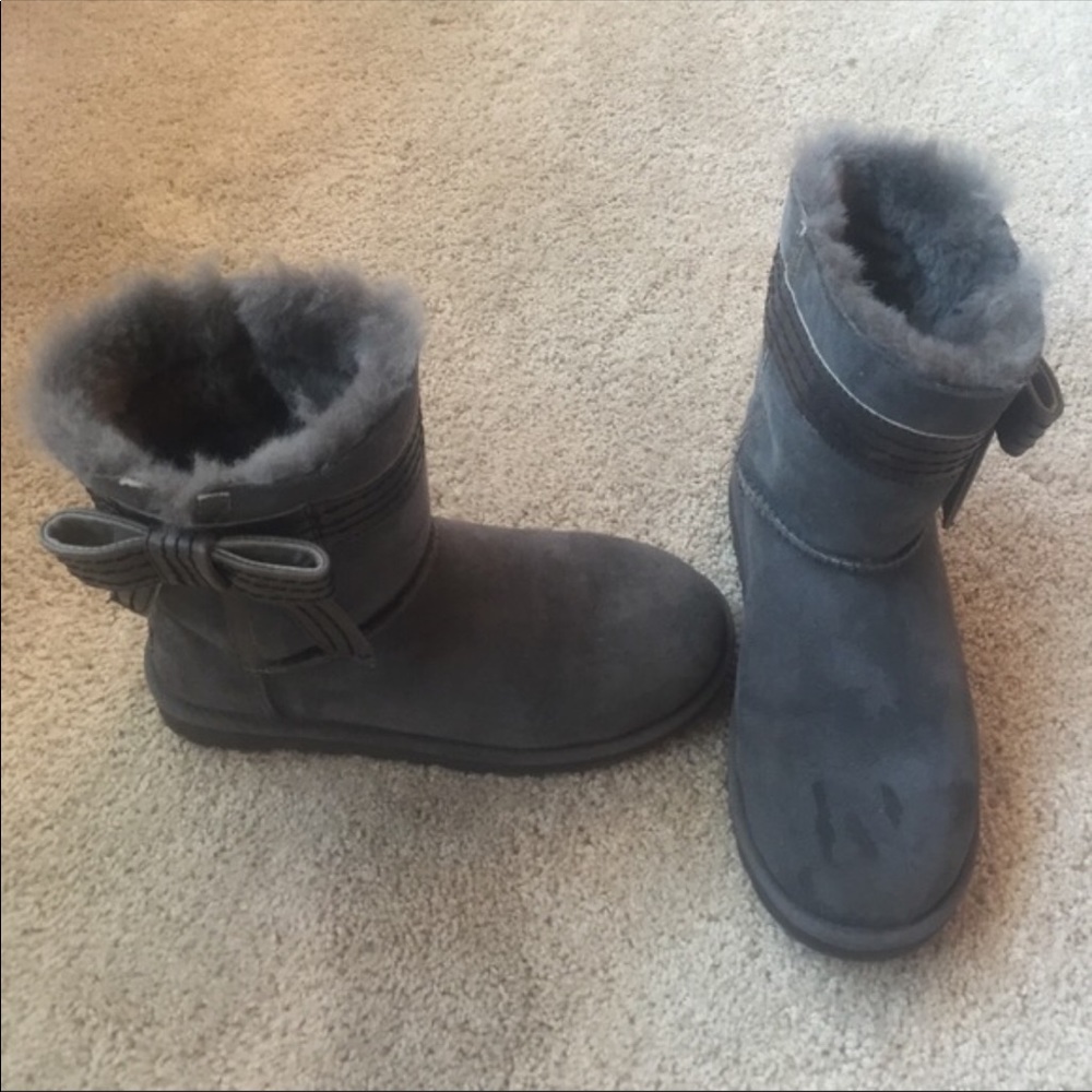 Grey Uggs size 7